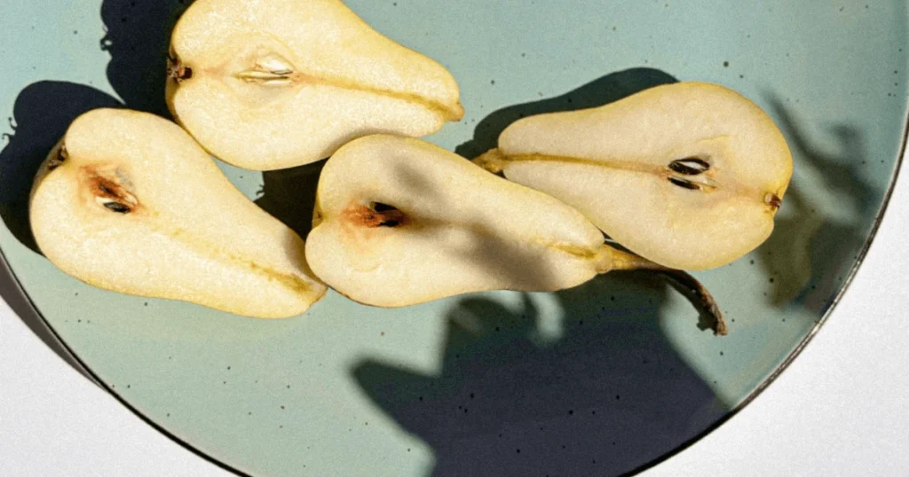 can dogs eat pears